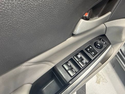 Used 2010 Honda Accord EX-L image 12