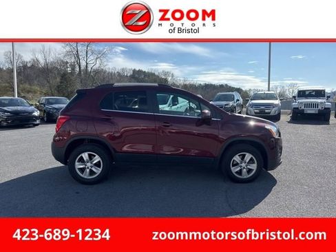 Used 2016 Chevrolet Trax LT w/ LT Sun and Sound Package image 1
