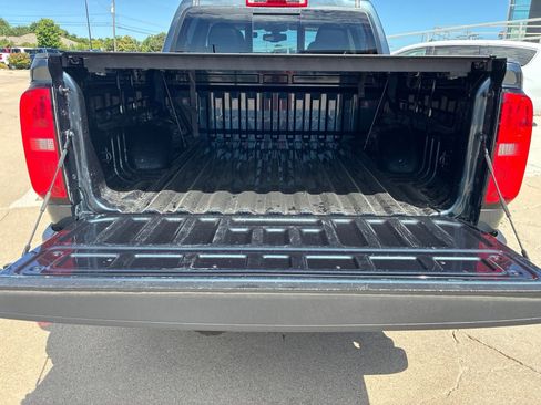 Used 2019 Chevrolet Colorado Z71 AWD/4WD image 6