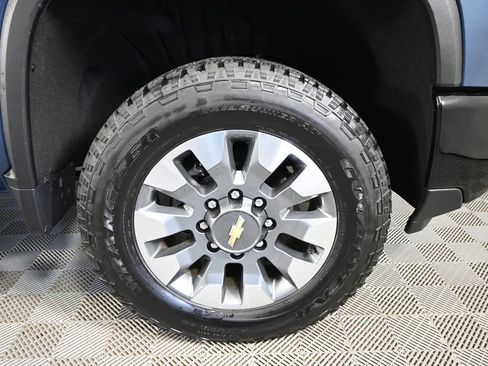 Used 2025 Chevrolet Silverado 2500 Custom w/ Custom Value Package AWD/4WD image 12