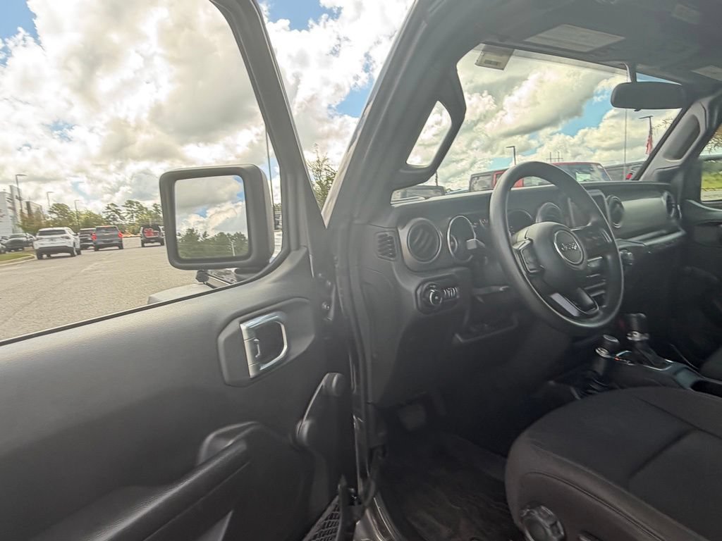 Used 2022 Jeep Wrangler Sport AWD/4WD image 33