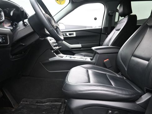 Used 2023 Ford Explorer XLT w/ Equipment Group 202A image 14