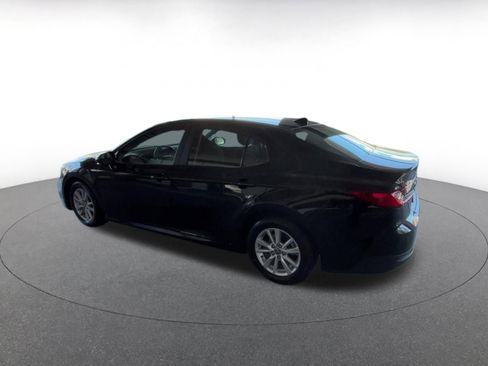 Used 2025 Toyota Camry LE image 12