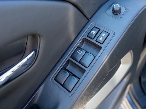 Certified 2025 Nissan Frontier SV image 18