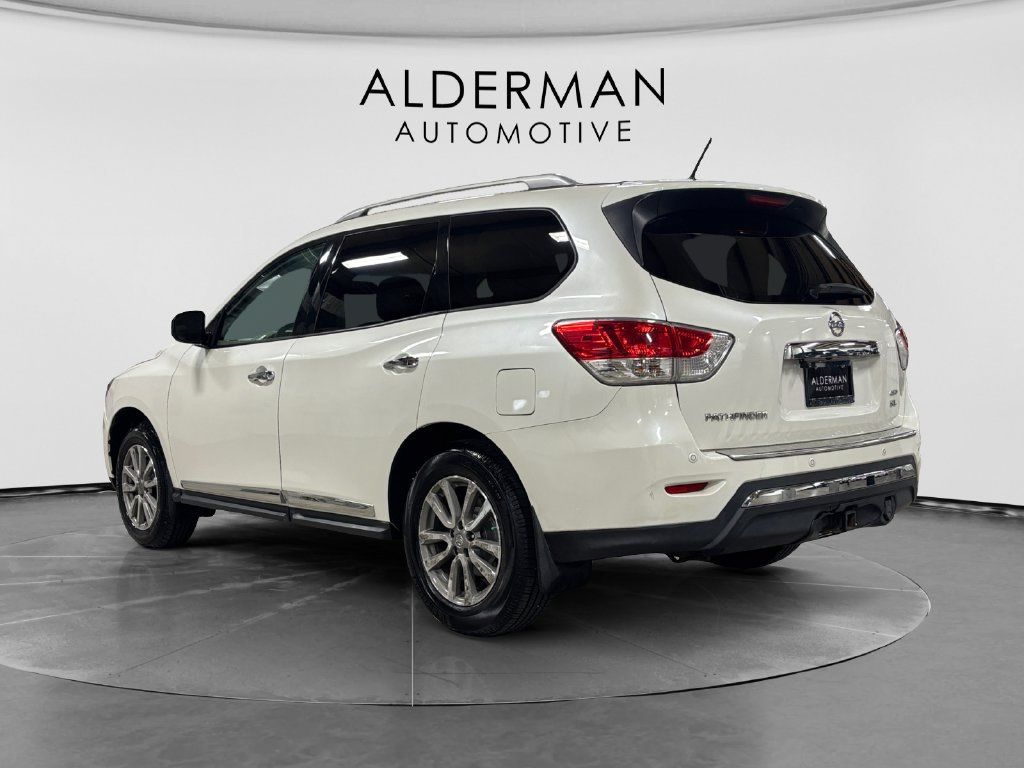Used 2016 Nissan Pathfinder SL w/ SL Tech Package AWD/4WD image 3