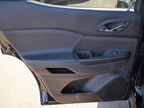 Used 2023 GMC Acadia SLT image 23