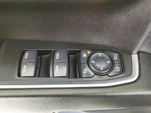 Used 2025 GMC Sierra 1500 SLT image 30