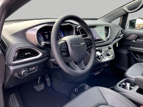 New 2026 Chrysler Pacifica Select w/ S Appearance Package FWD image 8