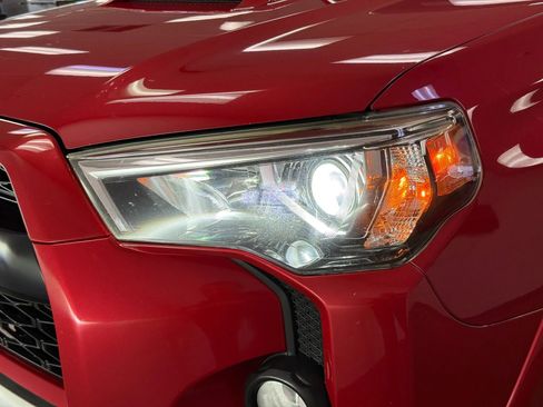Used 2019 Toyota 4Runner TRD Off-Road Premium AWD/4WD image 8