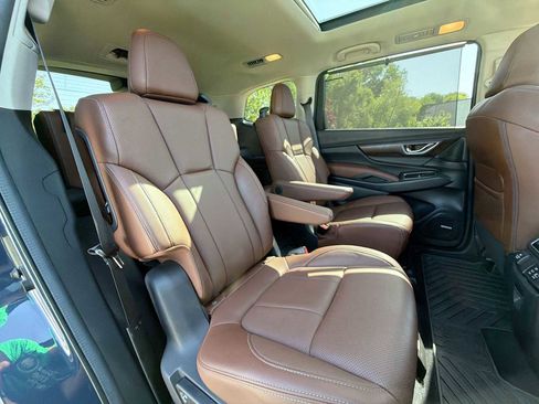 Certified 2024 Subaru Ascent Touring AWD/4WD image 18