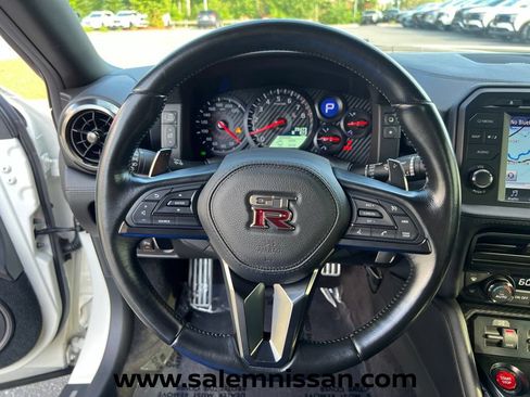 Used 2021 Nissan GT-R Premium AWD/4WD image 13