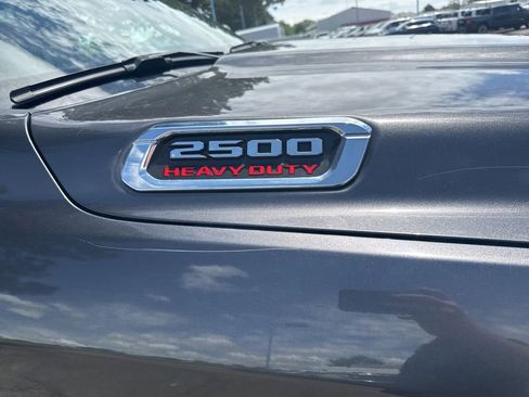 Used 2024 RAM 2500 Tradesman w/ Chrome Appearance Group AWD/4WD image 6