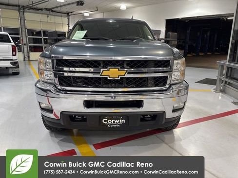 Used 2013 Chevrolet Silverado 2500 LTZ w/ LTZ Plus Package image 9