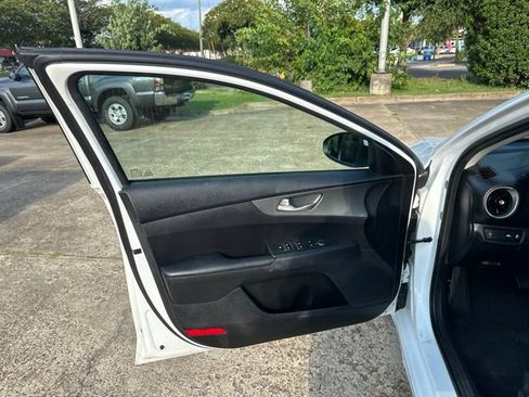 Used 2019 Kia Forte LXS FWD image 20