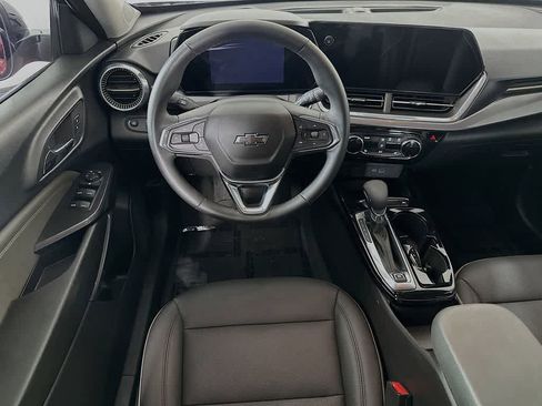 Used 2024 Chevrolet Trax ACTIV w/ Driver Confidence Package FWD image 10