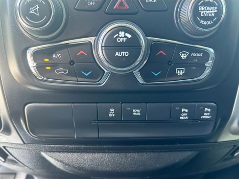 Used 2019 RAM 1500 Big Horn AWD/4WD image 14