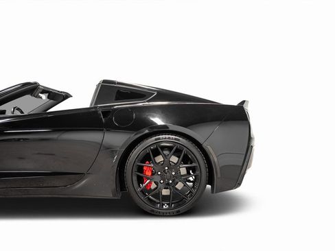 Used 2019 Chevrolet Corvette Stingray Coupe w/ Carbon Flash Badge Package image 15