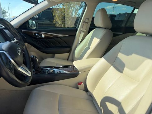 Used 2019 INFINITI Q50 Luxe w/ Essential Package (3.0T Luxe) AWD/4WD image 12