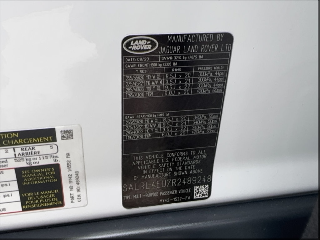 Used 2024 Land Rover Discovery Dynamic SE AWD/4WD image 53