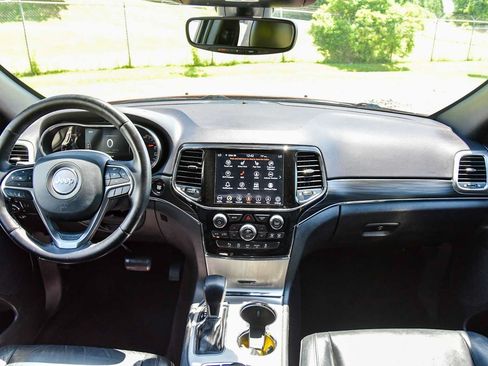 Certified 2021 Jeep Grand Cherokee Limited w/ Premium Lighting Group AWD/4WD image 18