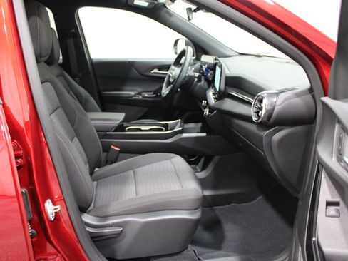 Used 2025 Chevrolet Equinox LT FWD image 24