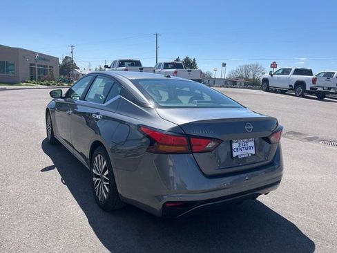 Used 2025 Nissan Altima 2.5 SV FWD image 8