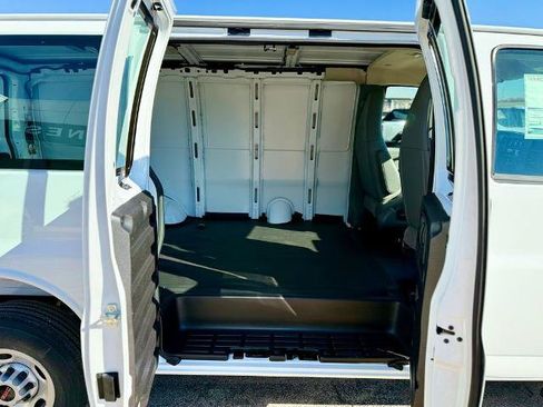 New 2025 GMC Savana 2500 w/ Driver Convenience Package RWD image 8