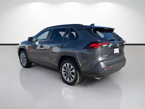 Used 2023 Toyota RAV4 XLE Premium FWD image 5