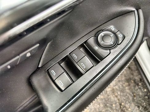 Used 2023 Buick Envision Essence AWD/4WD image 15