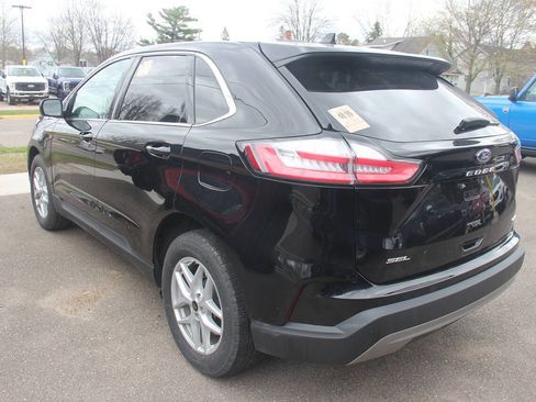 Certified 2024 Ford Edge SEL w/ Convenience Package AWD/4WD image 5