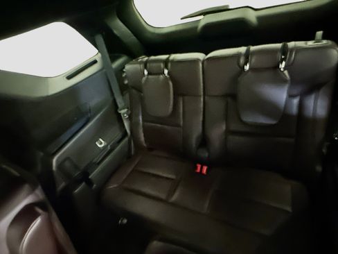 Used 2025 Ford Explorer Platinum w/ LUX Leather Package AWD/4WD image 31