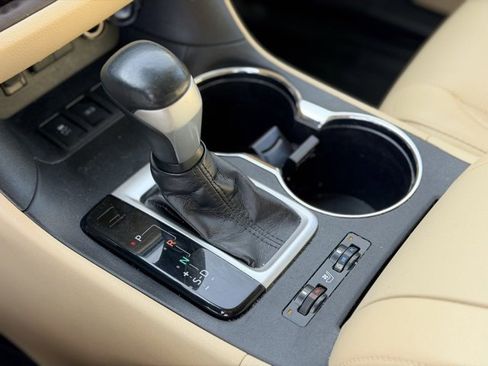 Used 2018 Toyota Highlander Limited image 15