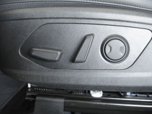 Used 2023 Kia Sorento SX image 13