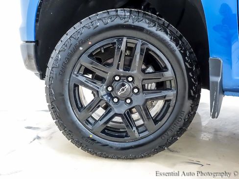 Used 2023 Chevrolet Silverado 1500 Custom Trail Boss AWD/4WD image 13