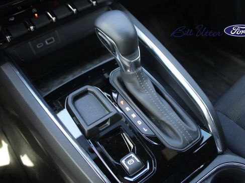 Used 2024 GMC Canyon Elevation w/ Convenience Package RWD image 16
