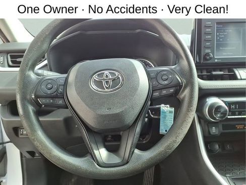 Used 2021 Toyota RAV4 LE image 15