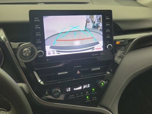 Used 2022 Toyota Camry XSE FWD image 27