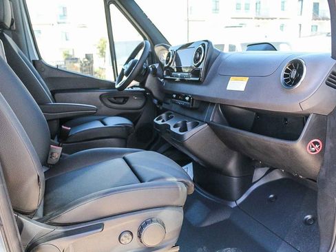 New 2025 Mercedes-Benz Sprinter 2500 image 14
