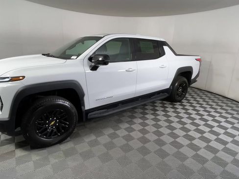New 2025 Chevrolet Silverado EV LT image 65