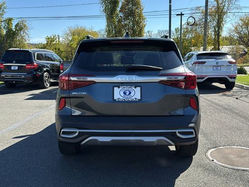 Used 2022 Kia Seltos EX image 4