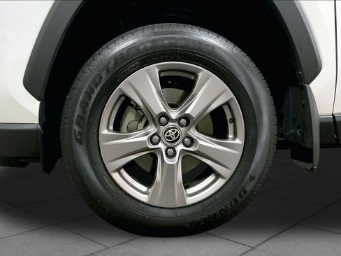 Used 2025 Toyota RAV4 LE AWD/4WD image 11