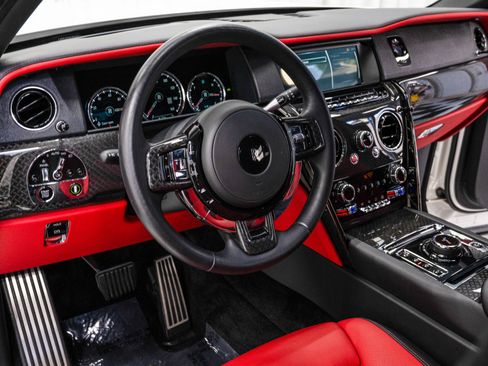 Used 2023 Rolls-Royce Cullinan Black Badge w/ Dark Exterior Package image 13