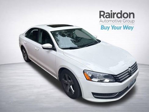 Used 2013 Volkswagen Passat 2.5 SE FWD image 1