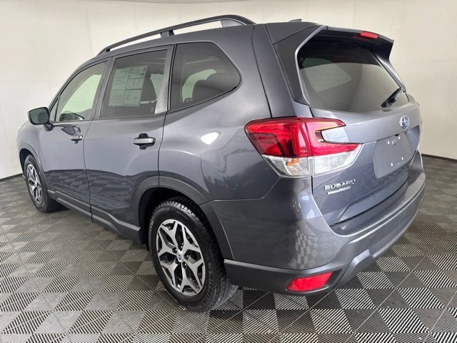 Used 2020 Subaru Forester Premium AWD/4WD image 6