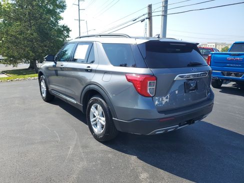 Used 2023 Ford Explorer XLT w/ Equipment Group 202A AWD/4WD image 2