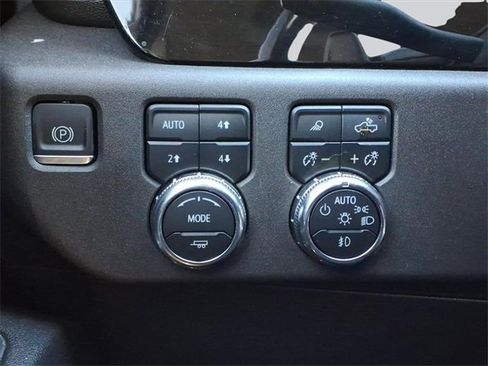 Used 2023 GMC Sierra 1500 SLT w/ SLT Premium Package image 12