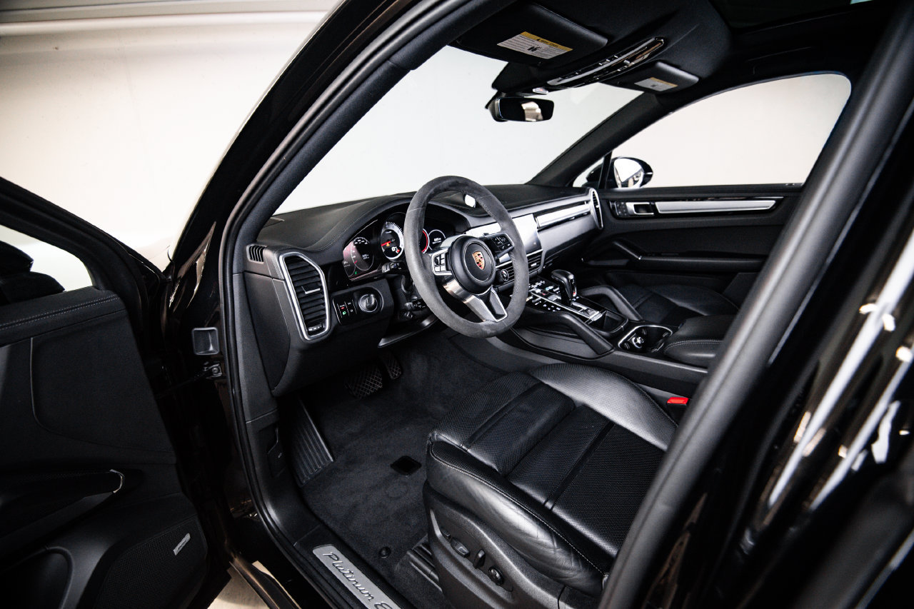 Certified 2023 Porsche Cayenne Platinum Edition AWD/4WD image 4