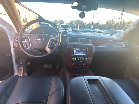 Used 2012 Chevrolet Tahoe LTZ image 27