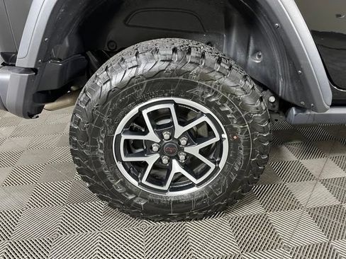 Used 2026 Jeep Wrangler Unlimited Rubicon AWD/4WD image 12