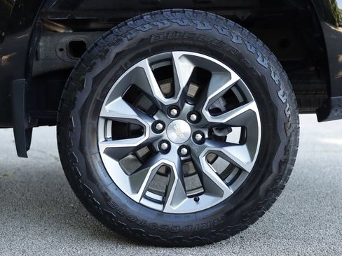 Used 2024 Chevrolet Silverado 1500 LT AWD/4WD image 35